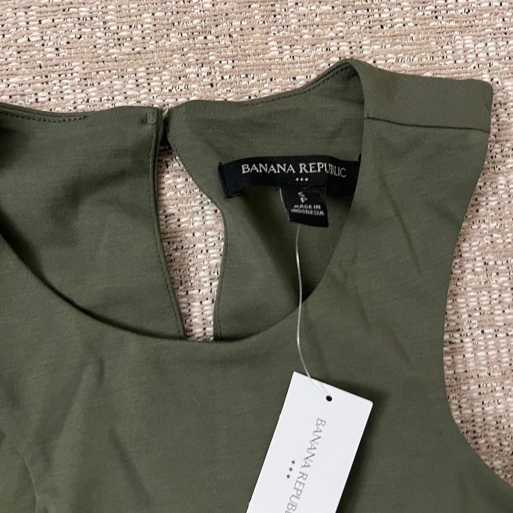Banana Republic tank top - Picture 2 of 2